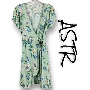 ASTR The Label Floral Print Wrap Dress Light Green Women’s Size XS